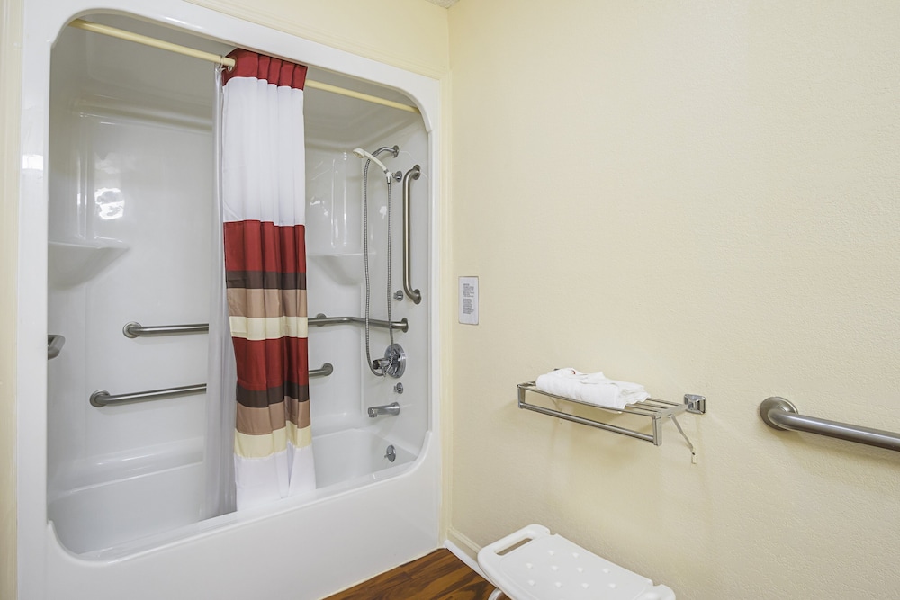 Red Roof Inn And Suites Scottsboro 22/42