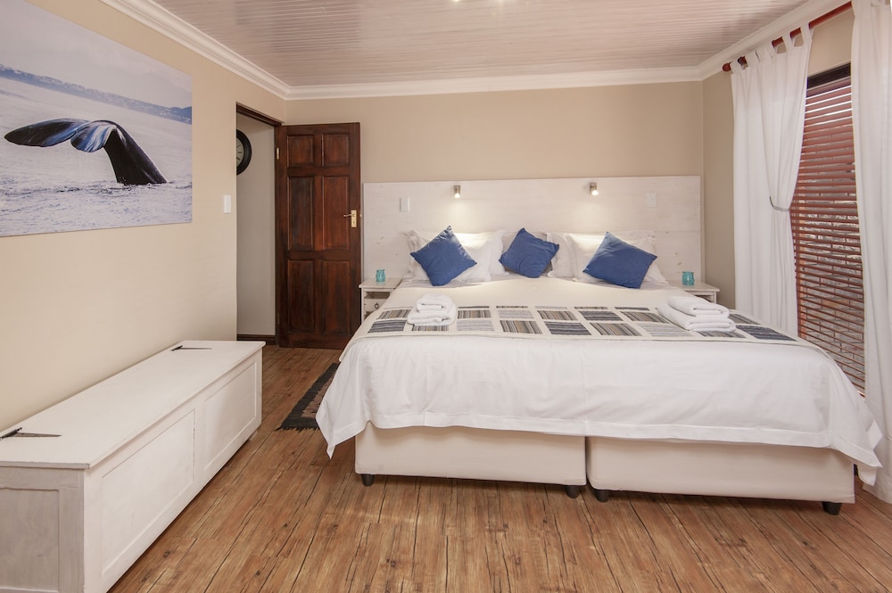 2 Bedrooms, Family, Cottage, 2 King Beds, Garden View, Kitchen