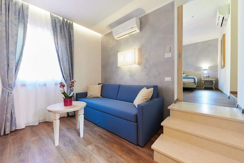 Boutique Hotel Brenzone 45/78