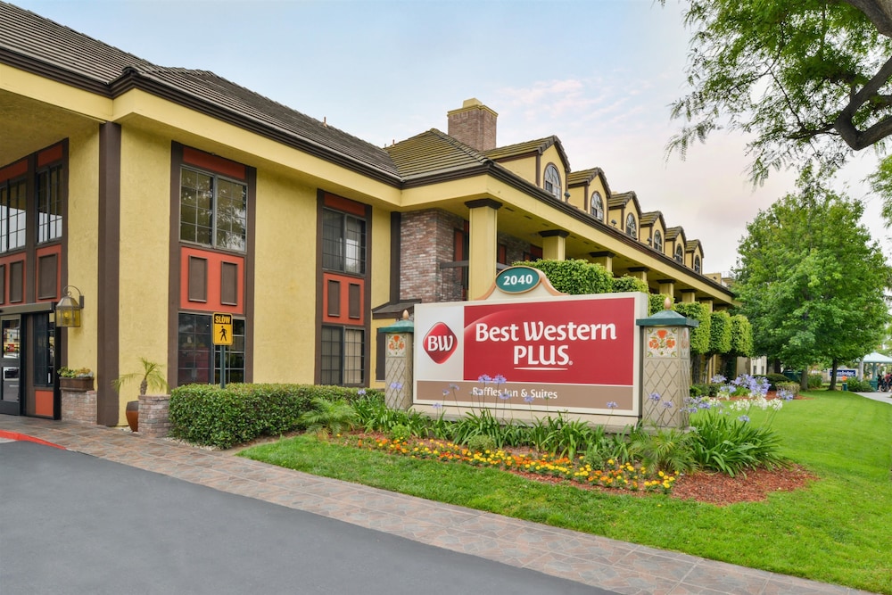 Best Western Plus Raffles Inn & Suites in ANAHEIM - CA