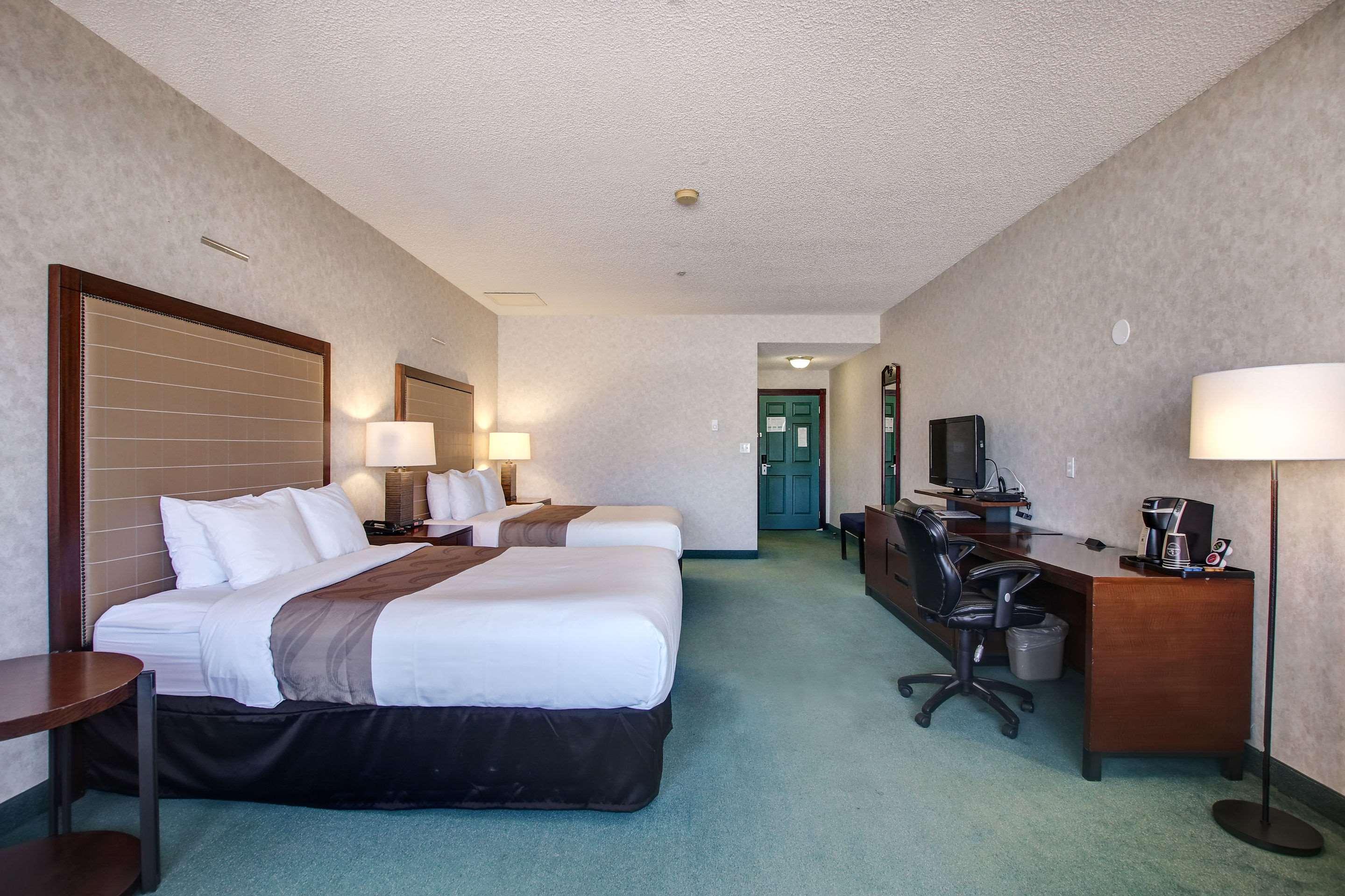 Ramada by Wyndham Nisku 23/36
