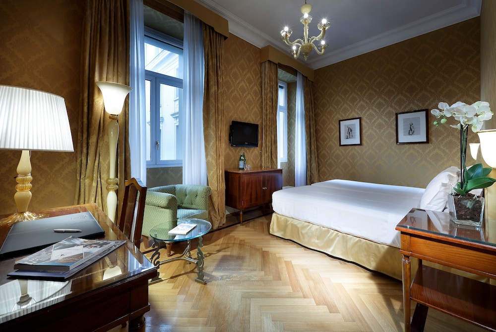 Eurostars Hotel Excelsior 11/76