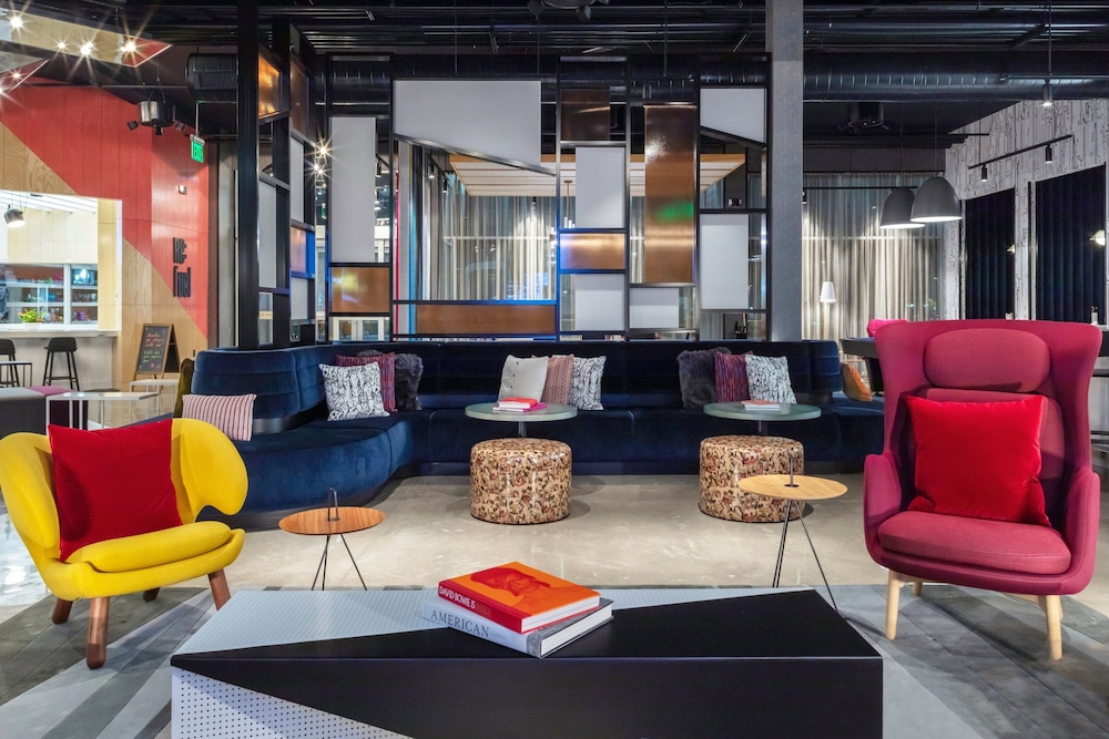 Aloft Dallas Arlington 20/34