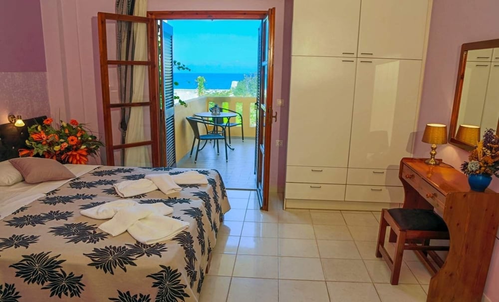 Asterias Studios Apartments 12/50