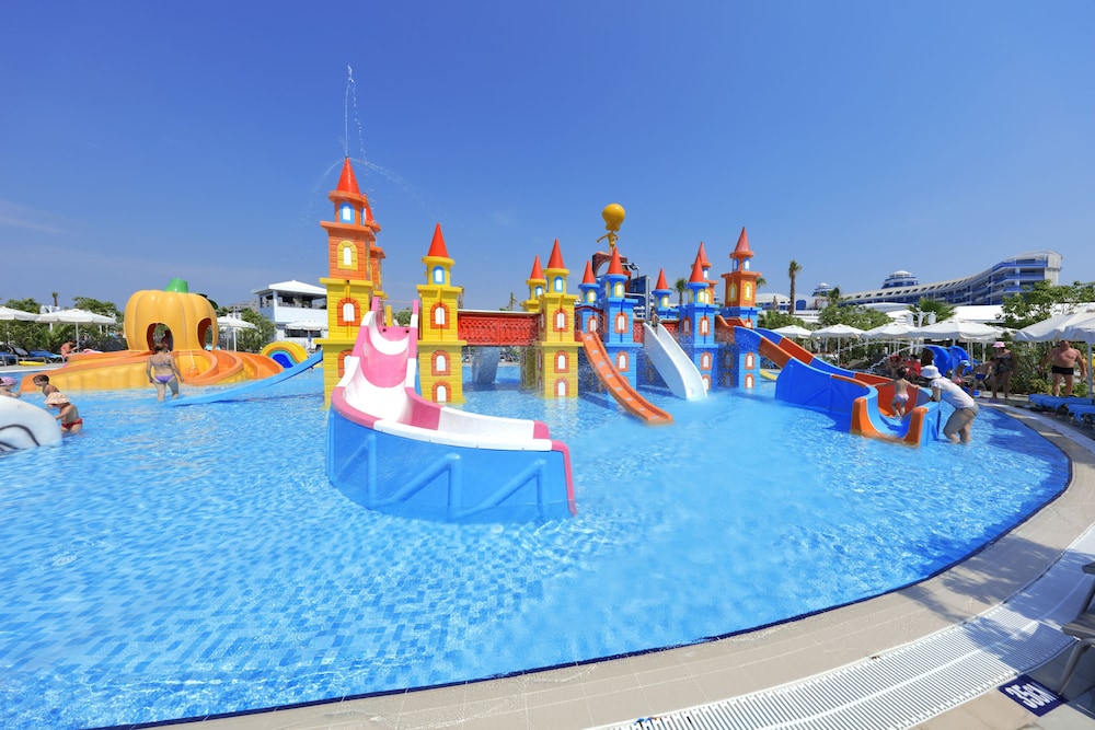 Sueno Hotels Deluxe Belek 72/77