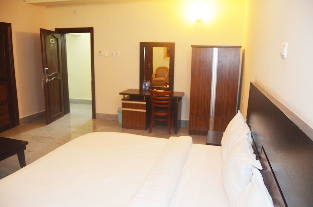 Residency Hotel Area 11 16/46