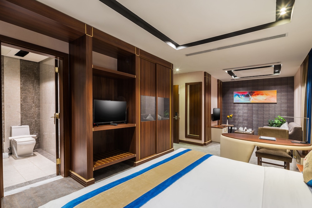 JUNIOR SUITE