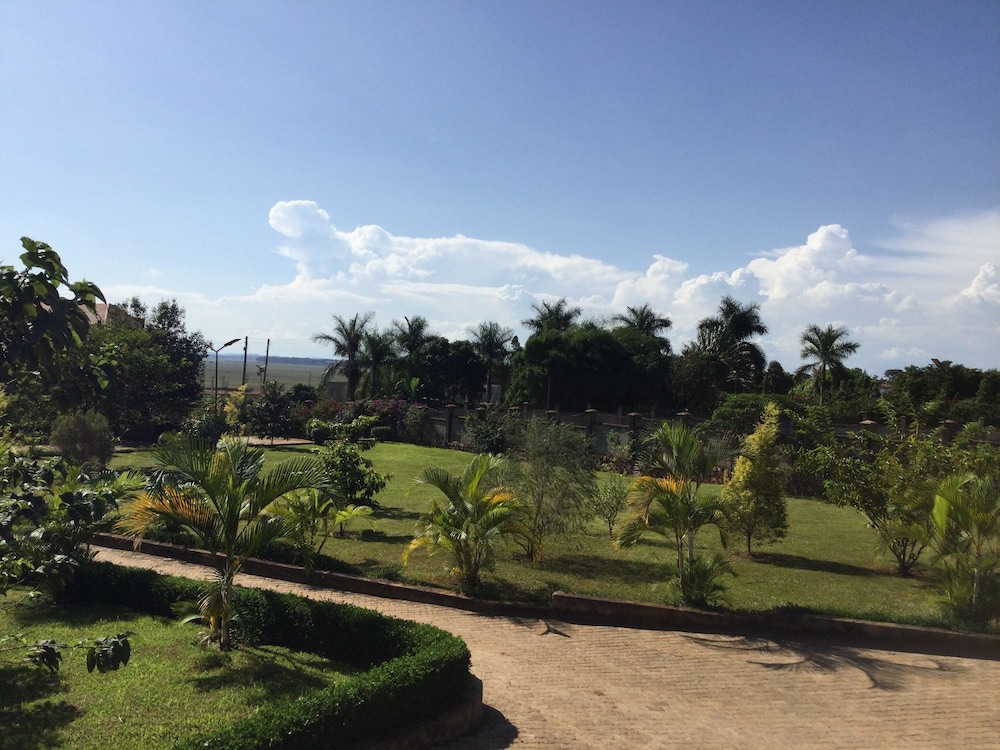 African Roots Guesthouse 27/47