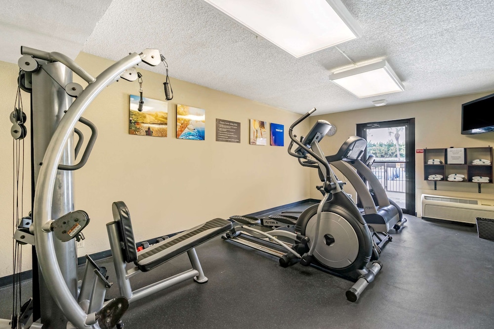 Comfort Inn & Suites St. Pete - Clearwater International Airport 16/41