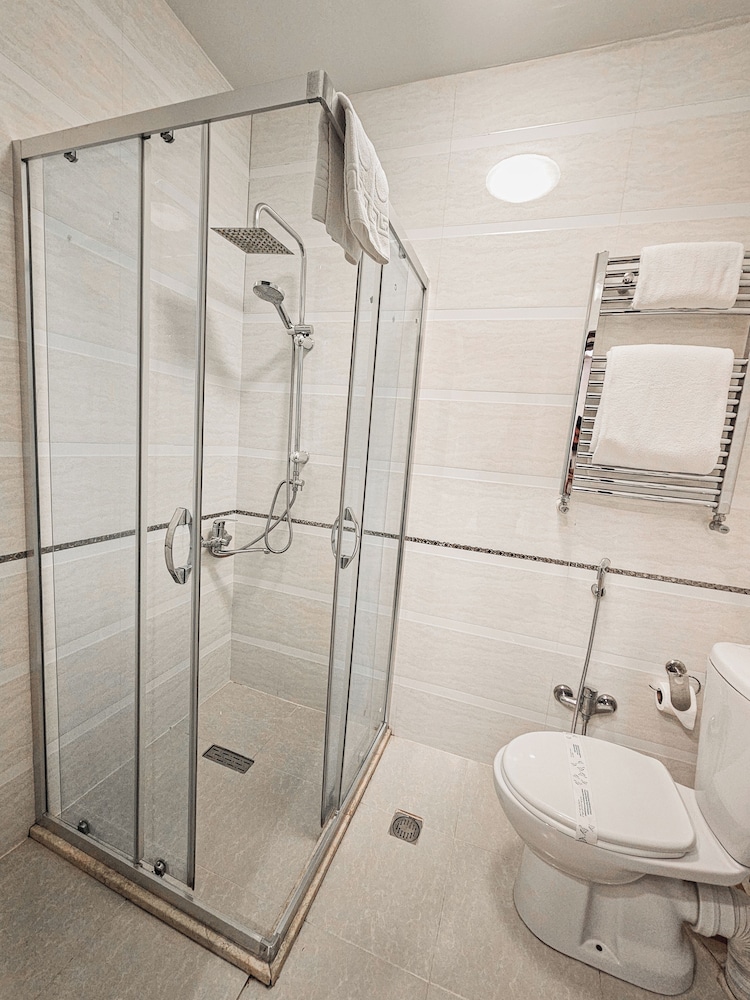 Safran Hotel 48/50