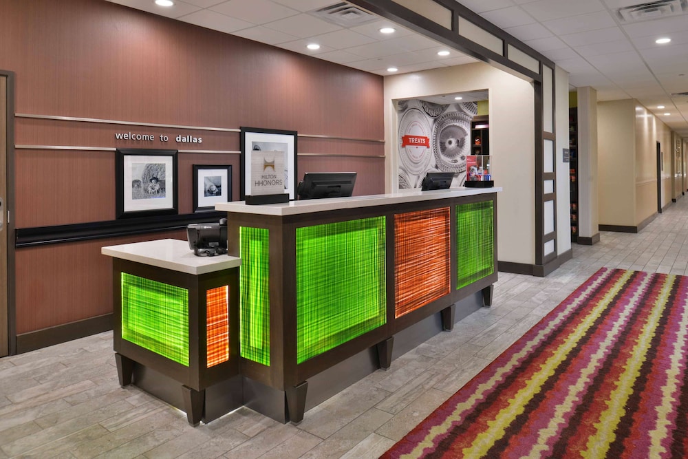 Hampton Inn Suites Dallas Market Center 8/75