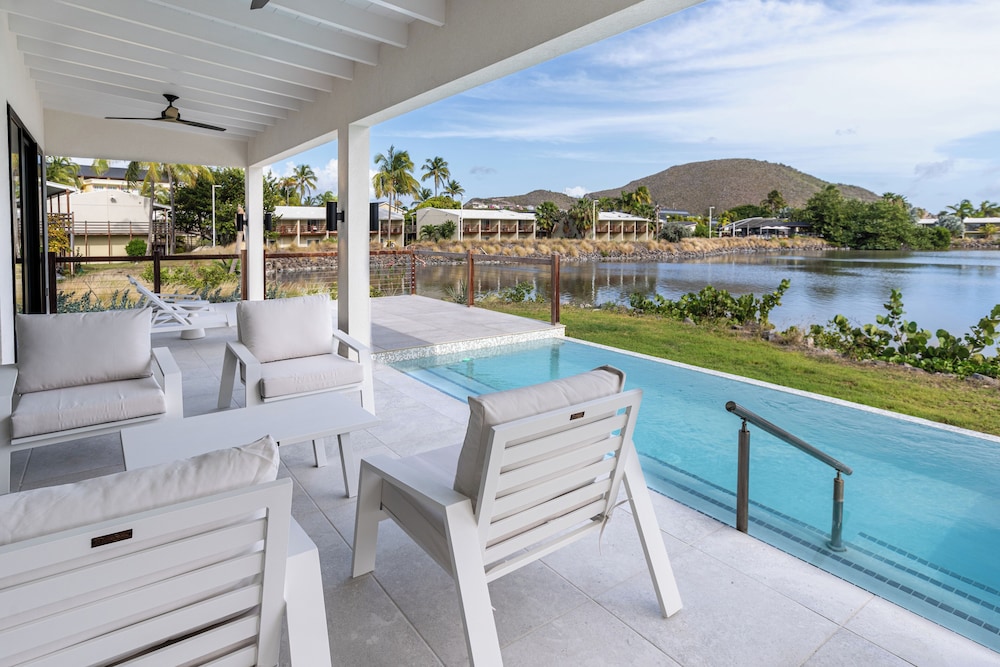 ROYAL ST. KITTS HOTEL 20/50