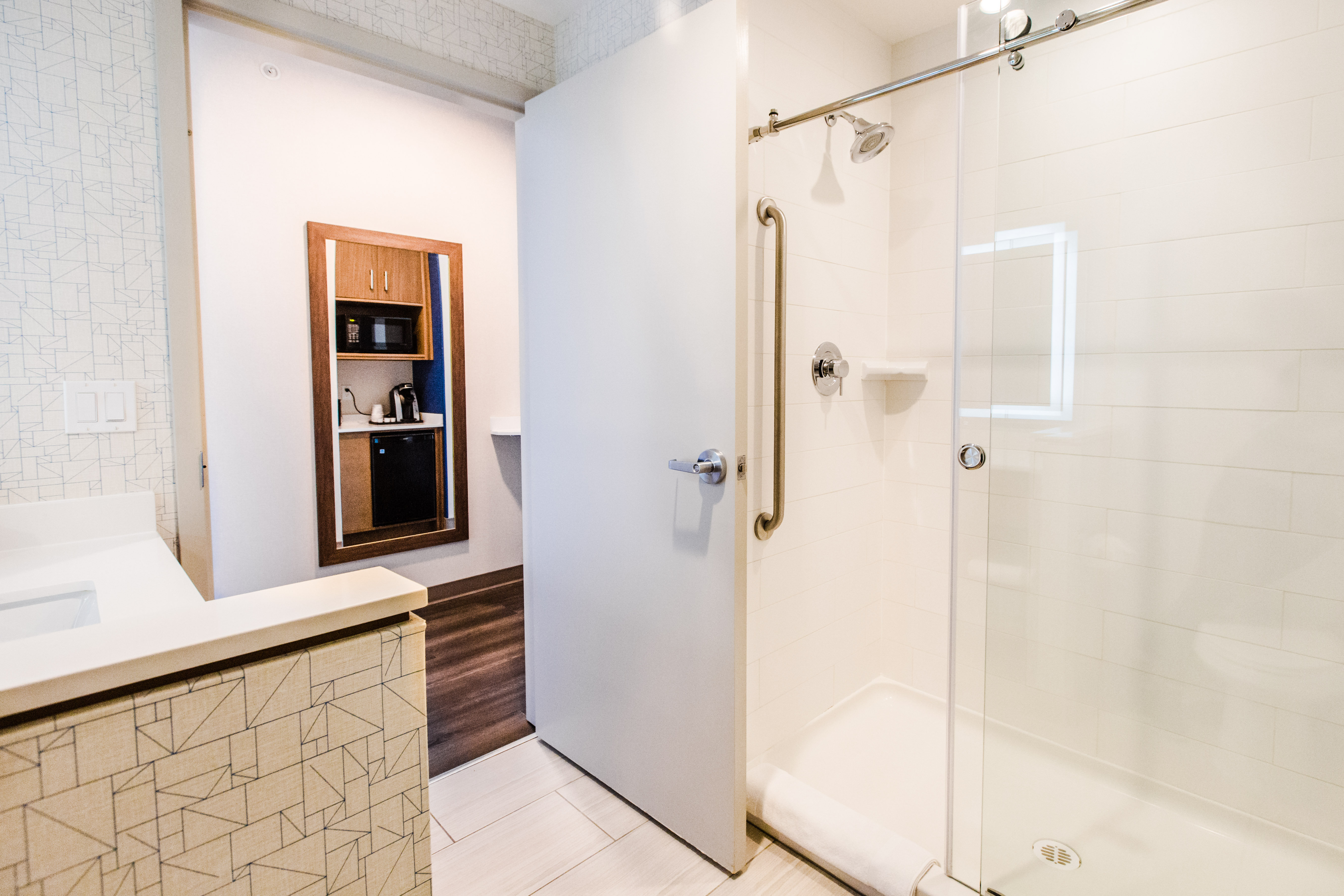 غرفة بسرير كينج، HOLIDAY INN EXPRESS & SUITES WEST EDMONTON-MALL AREA 7/7