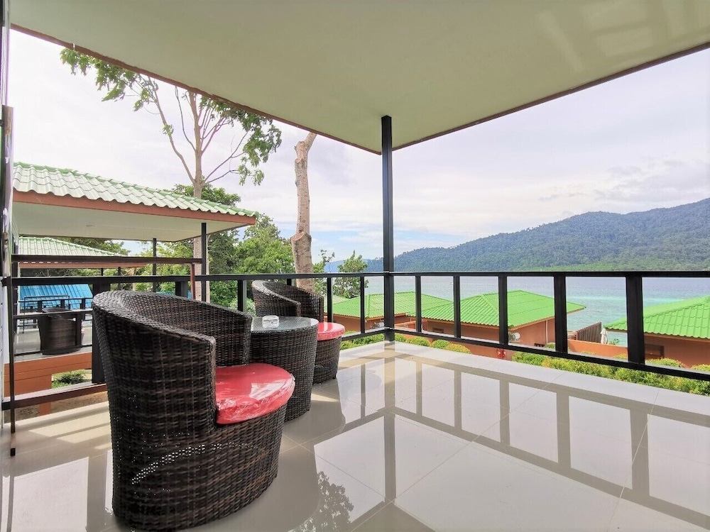 Mountain Resort Koh Lipe 9/70