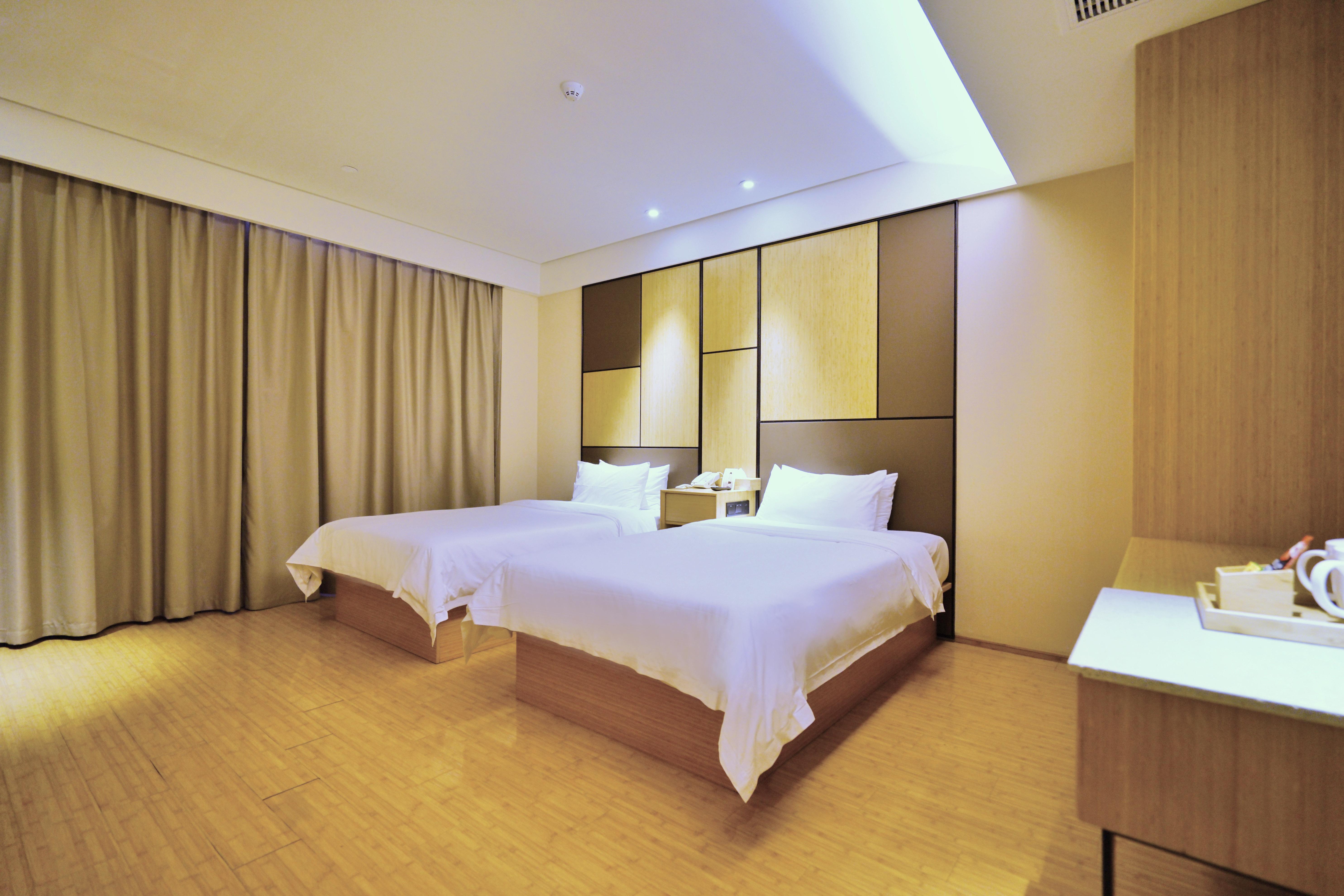 Ji Hotel (Hongqiao Airport Huqingping Road) 15/23