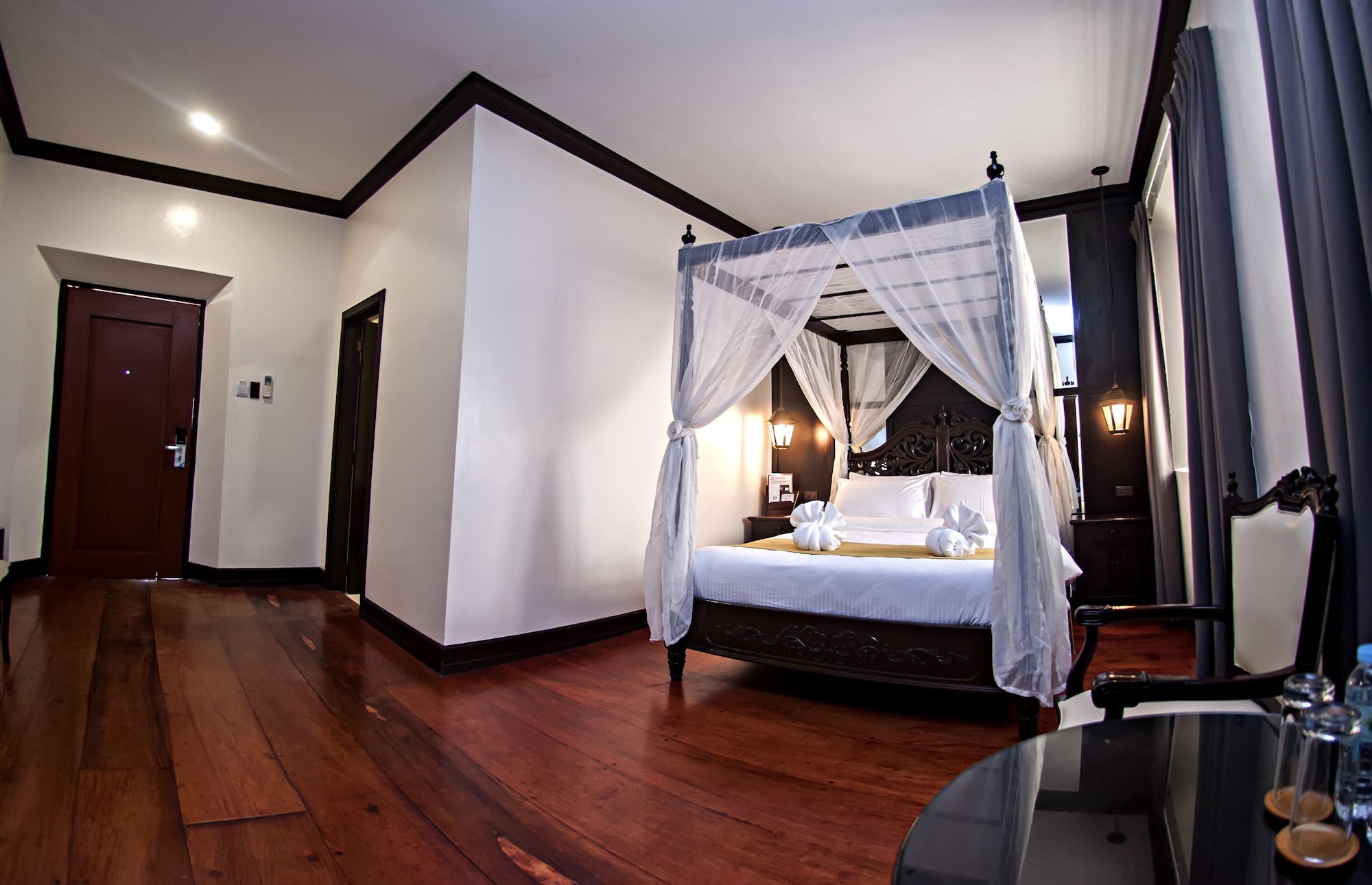 Heritage, Suite, Queen Bed