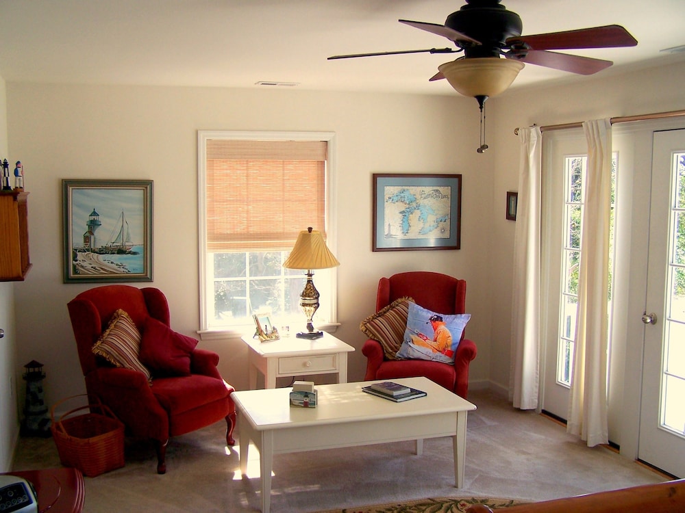 The Baywood Bed and Breakfast 10/23
