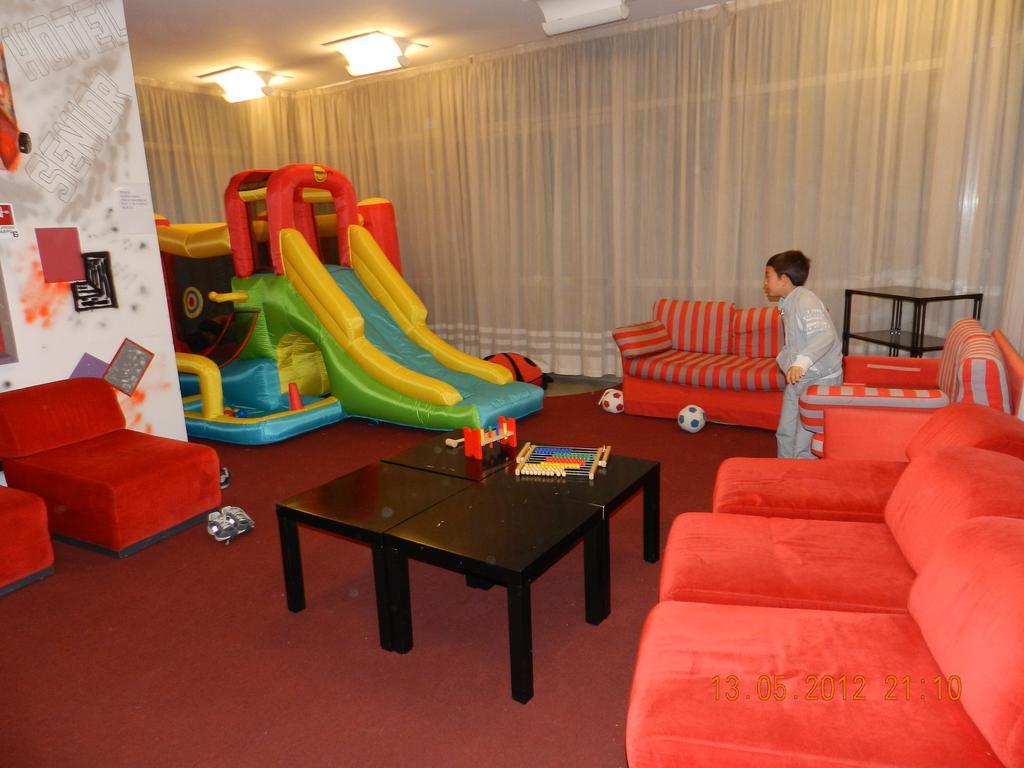 Senior Hotel 15/22