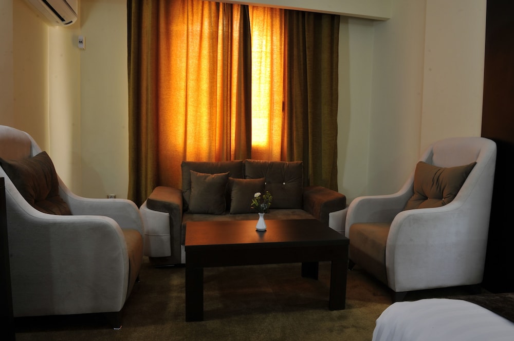 Numidien Hotel 24/36