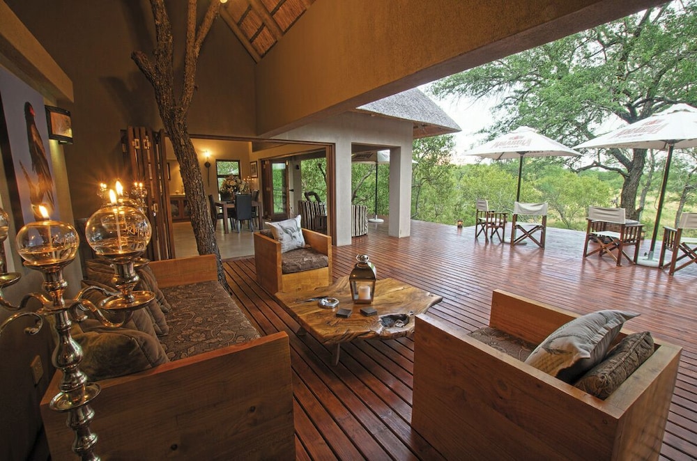 Raptor Retreat Game Lodge 13/24