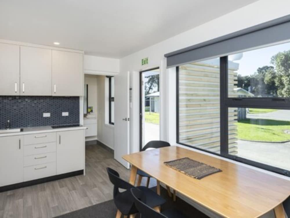 Waikanae Beach TOP 10 Holiday Park 35/50