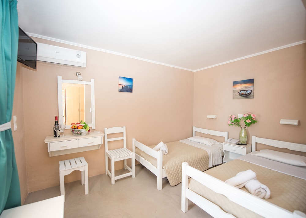 Ipsos Di Mare - Adults Only 25/41