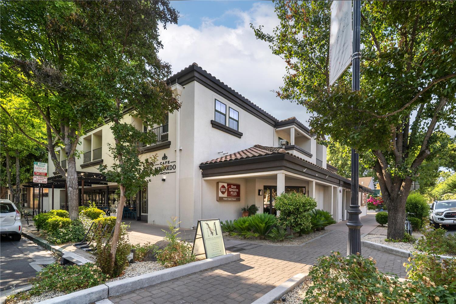Best Western Plus Palm Court Hotel 42/42