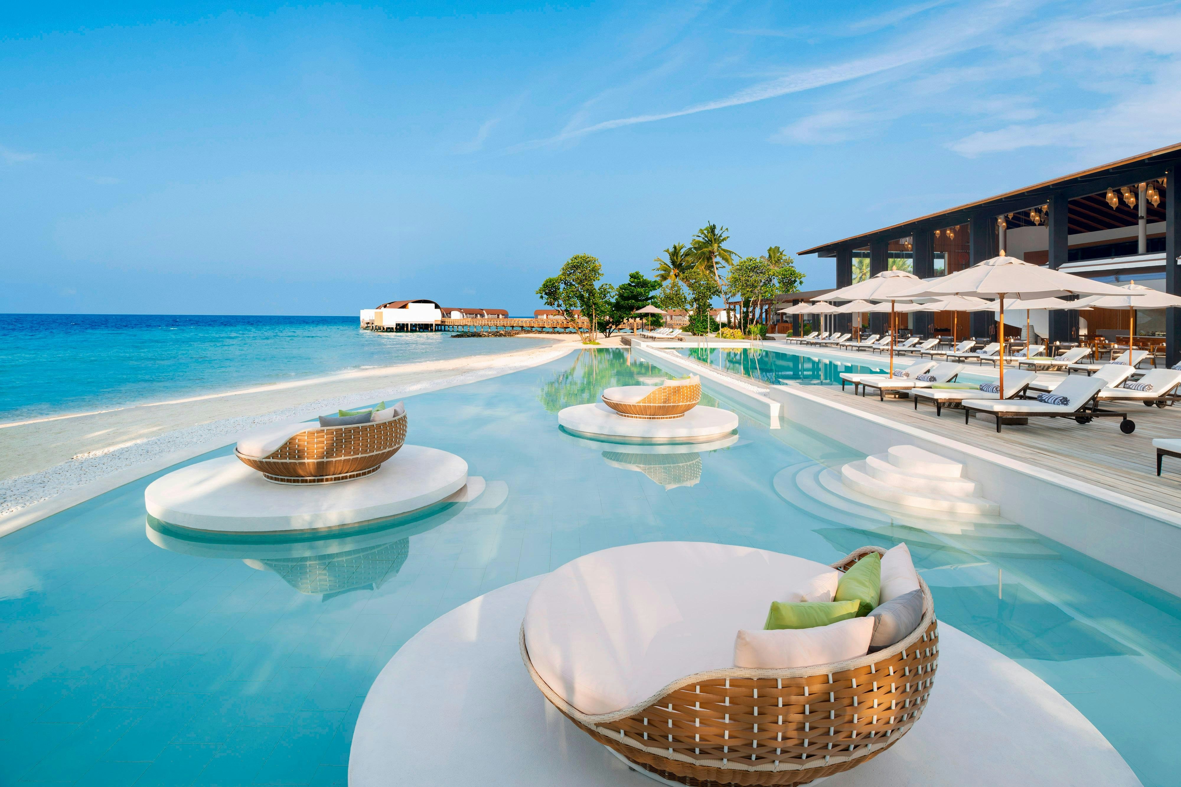 The Westin Maldives Miriandhoo Resort 13/147