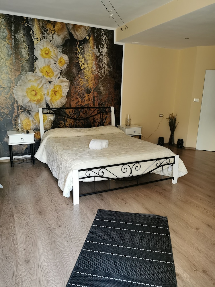 PRINCE RESIDENCE(FORMERLY VESUVIO PRICE RESIDENCE APARTHOTEL) 29/75