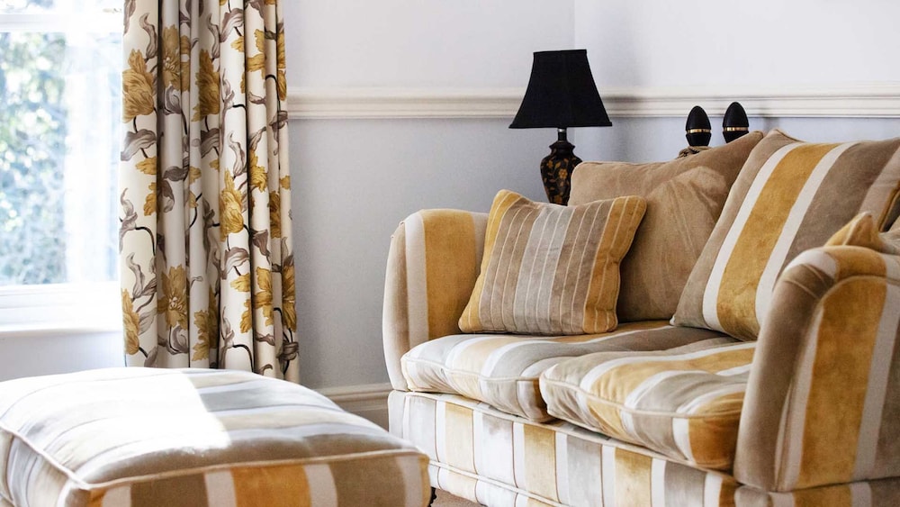 The Dower House Hotel 17/50