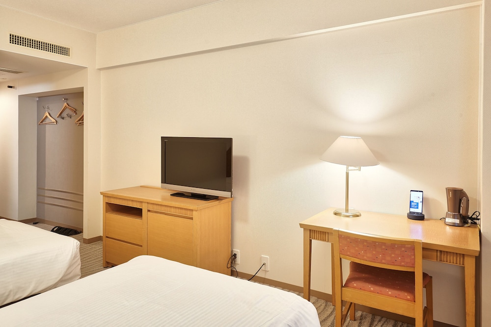 Pacific Hotel Okinawa 40/72