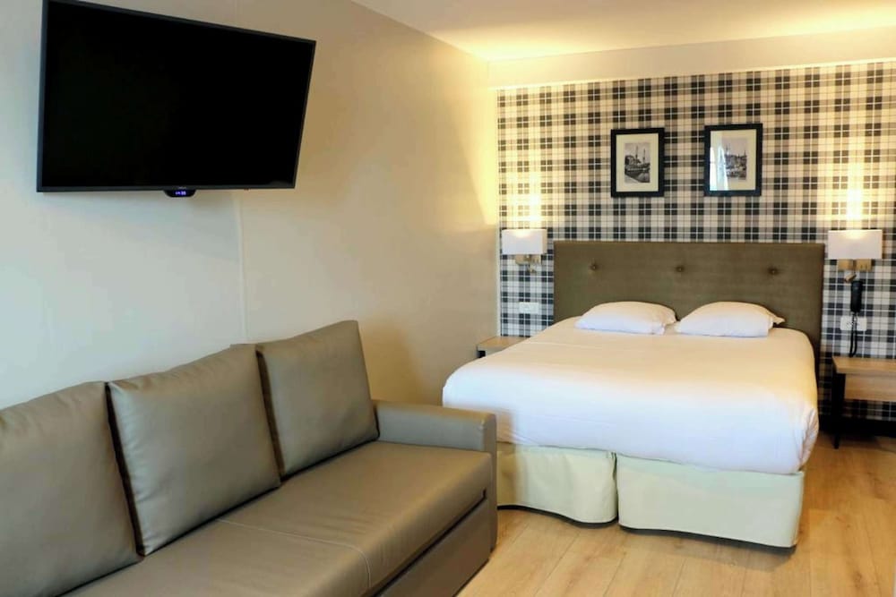 Superior, Triple, 1 Queen and 1 Single Bed, Harbour Entrance View