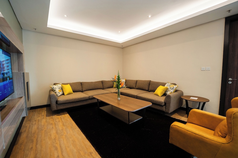 Trademark Suites at Enaki Town 24/60