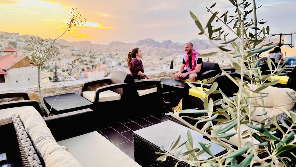 Ata Ali Hotel 24/28