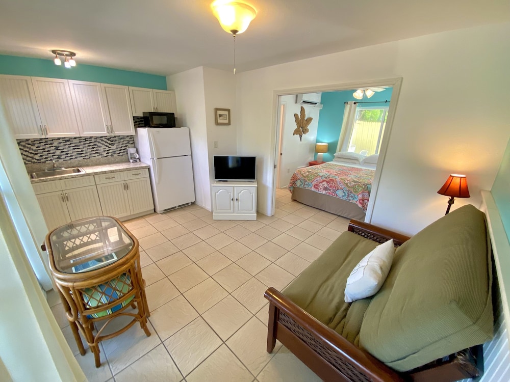 Pearl Beach Inn 9/54
