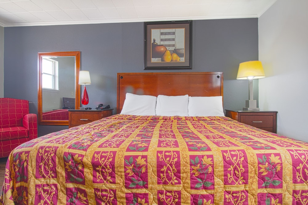 Room at Hotel McAlester OK S Main St, MCALESTER - OK