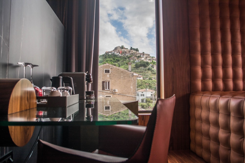 Wine Heritage Hotel Roxanich 72/81