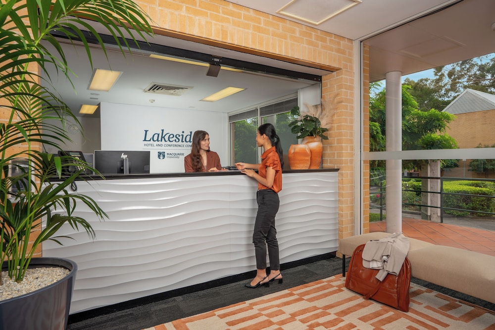 Lakeside Hotel And Conference Centre 7/49