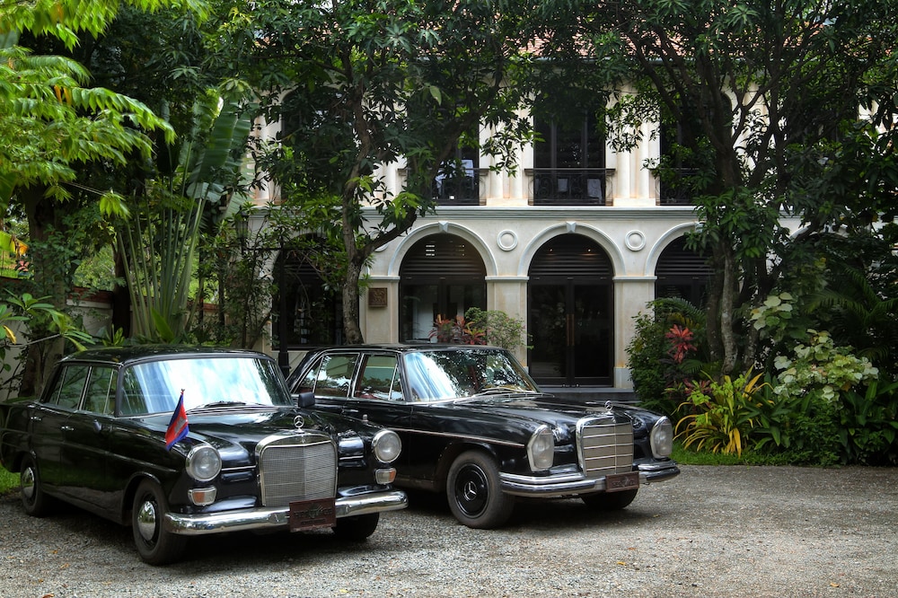 HERITAGE SUITES HOTEL 58/73