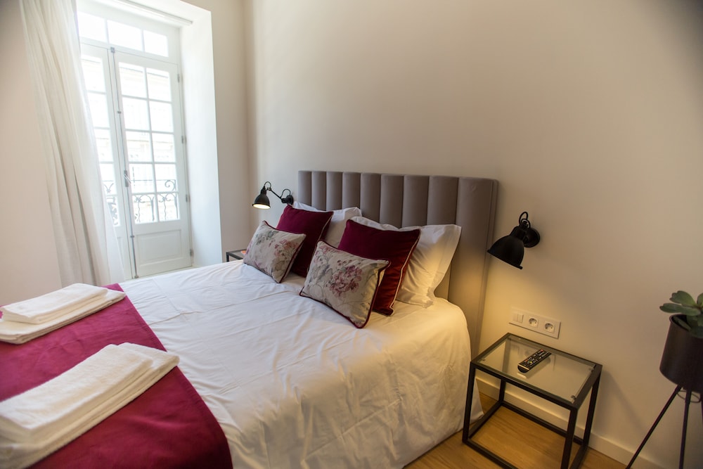Clerigos Prime Suites by Porto City Hosts 12/50