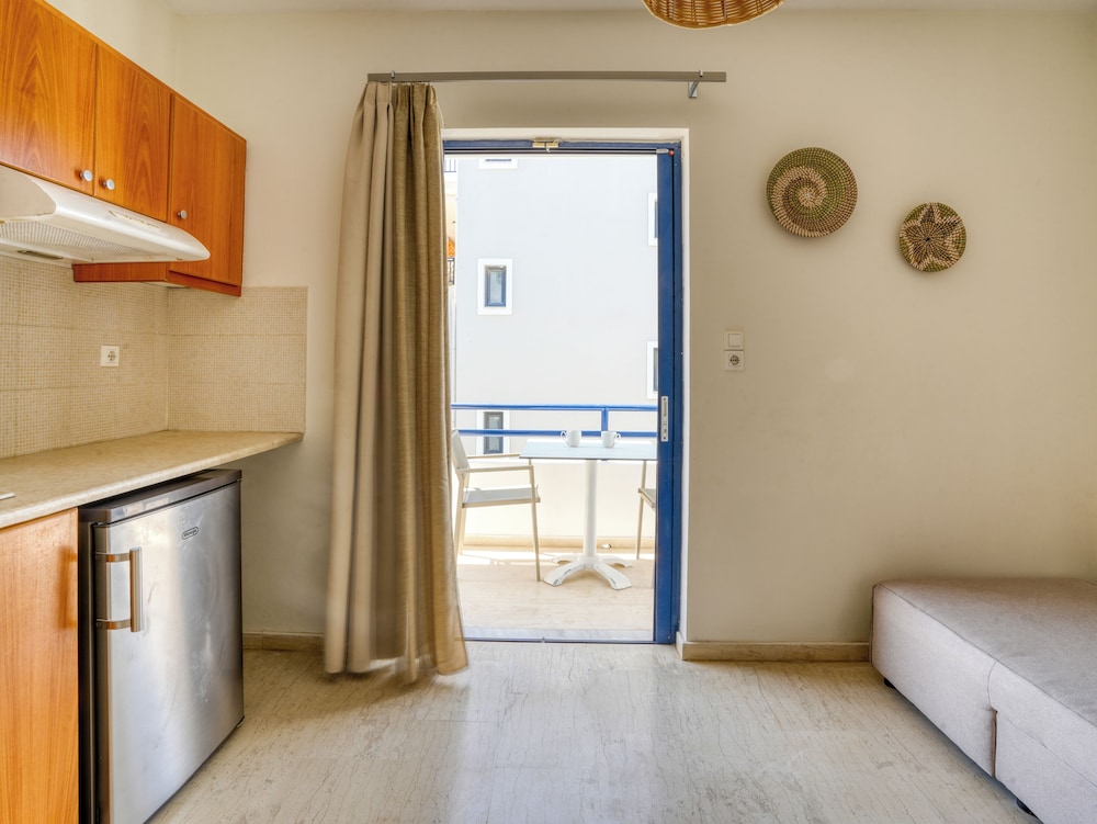 Philippos Studios And Apartments 4/49