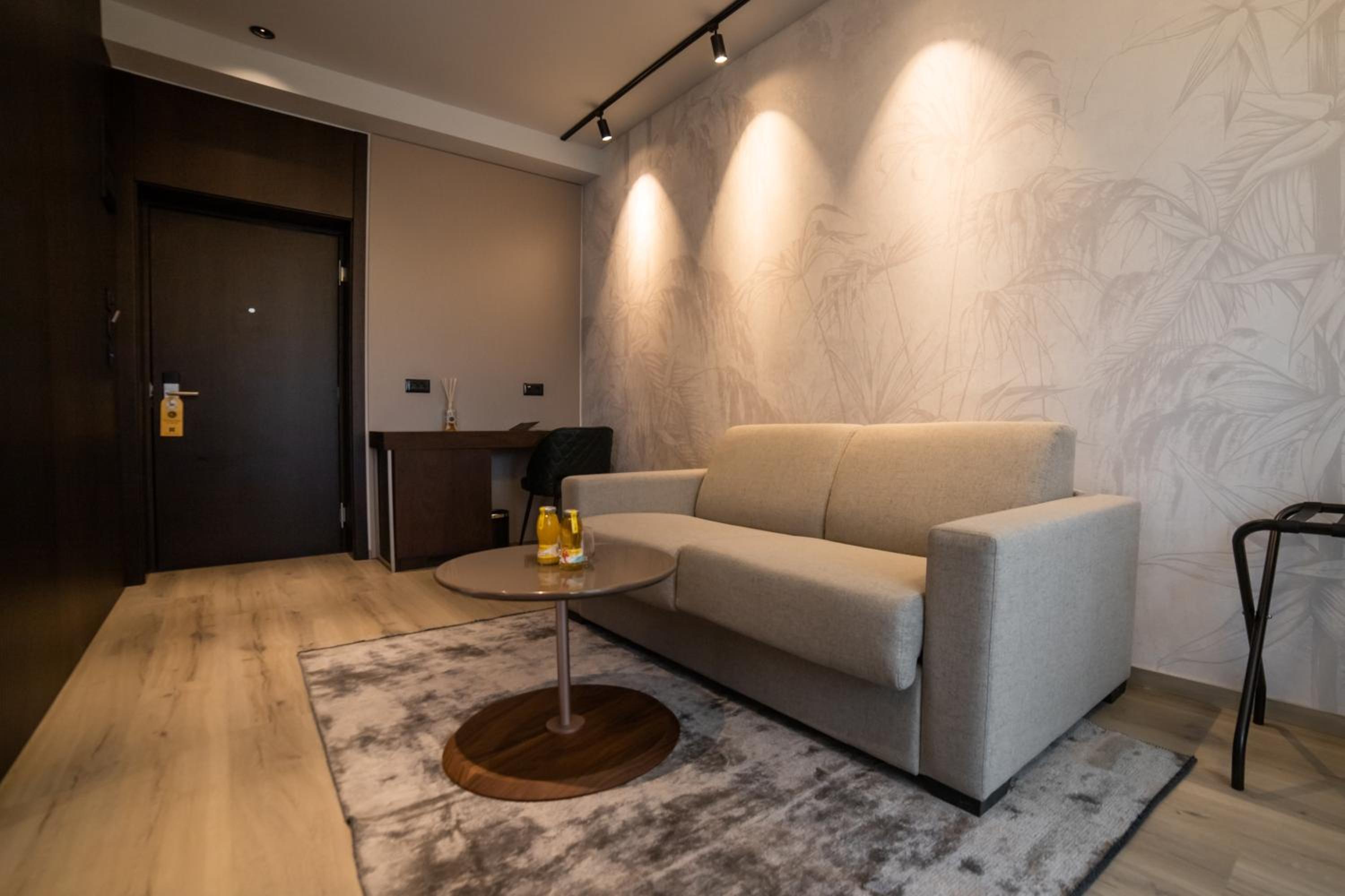 Emery Hotel Pristina 31/50