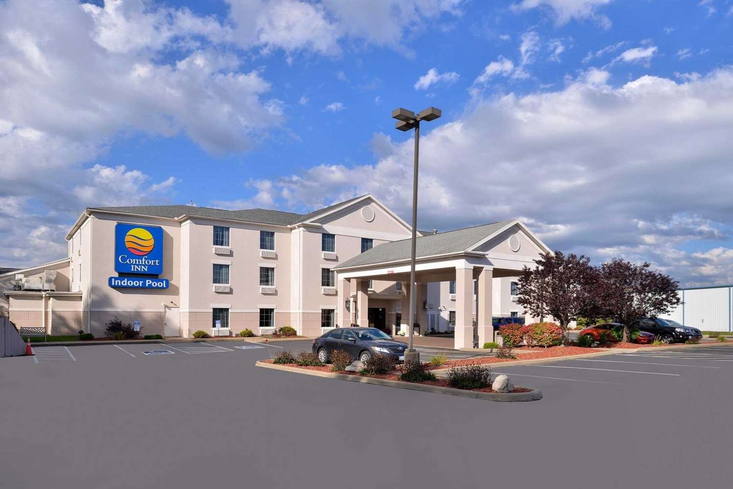 Wingate by Wyndham Grove City 4/32