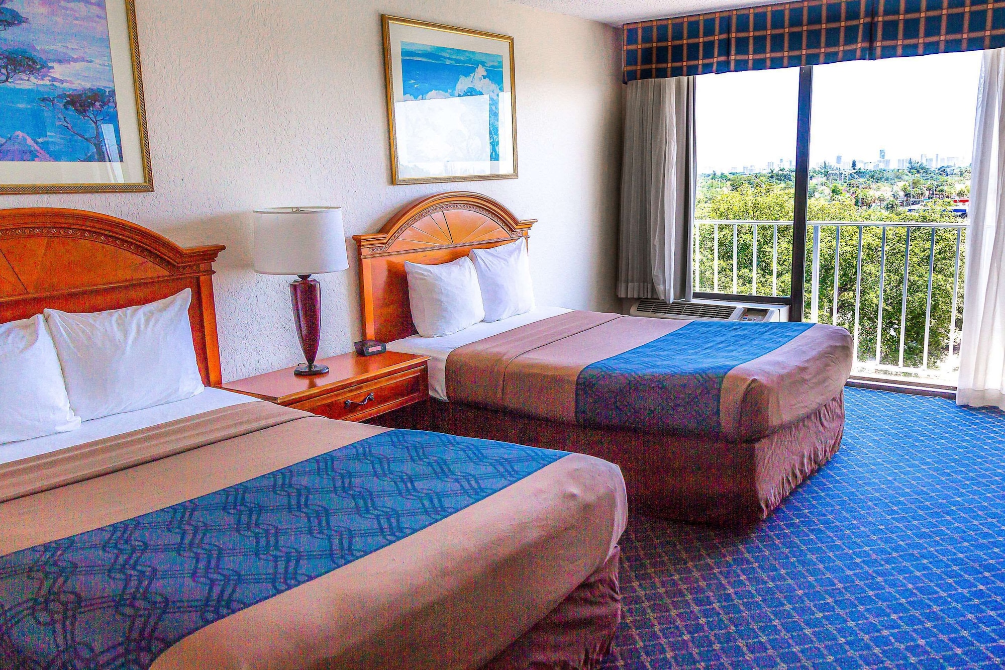 TRADITIONAL, 2 DOUBLE BEDS, ACCESSIBLE