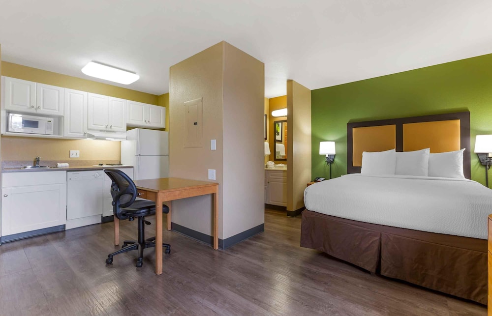 Extended Stay America Suites Phoenix - Scottsdale 11/52