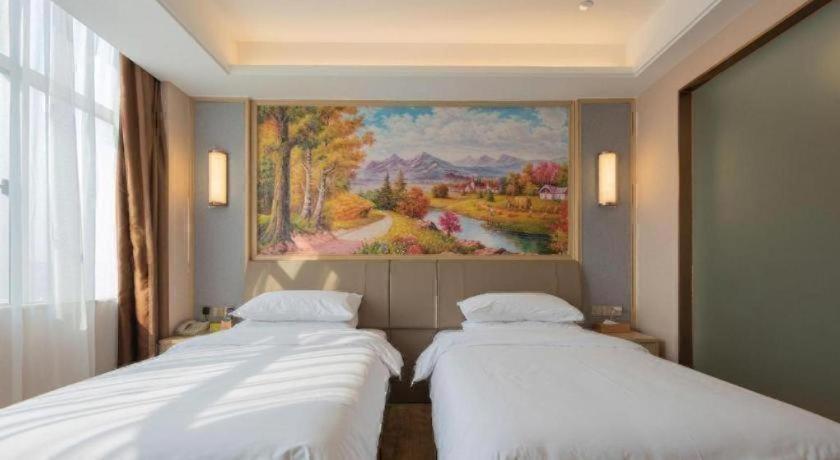 Vienna Hotel (Qujing Railway Station) 20/46