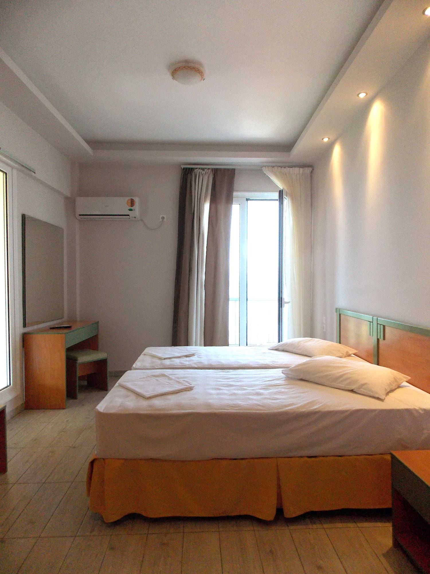 ROOM, TRIPLE, SEA VIEW