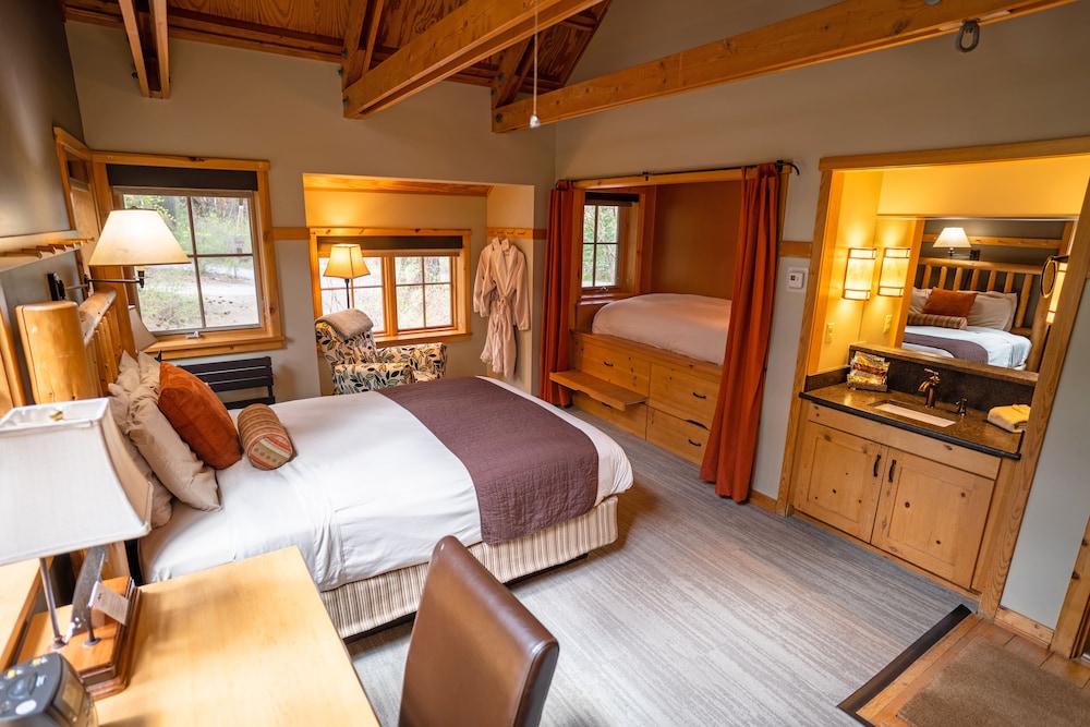 Sleeping Lady Mountain Resort 52/77