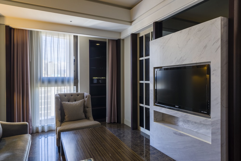 LEOFOO RESIDENCES 25/30