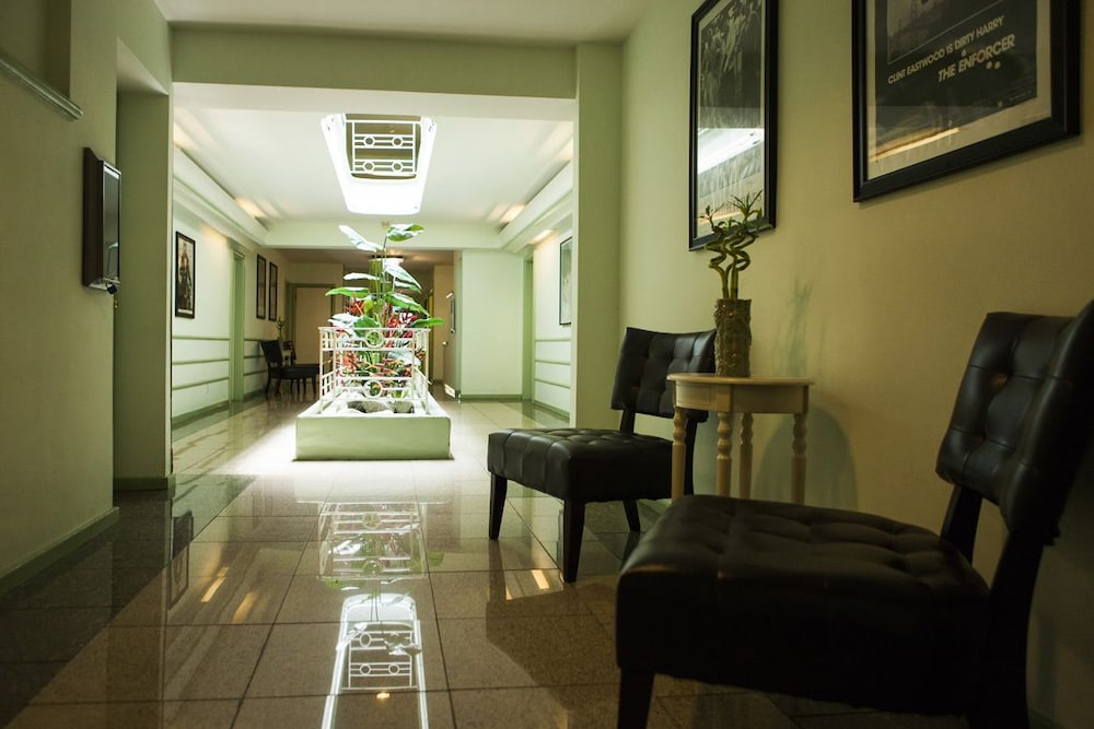 Hollywood Celebrity Hotel 30/47
